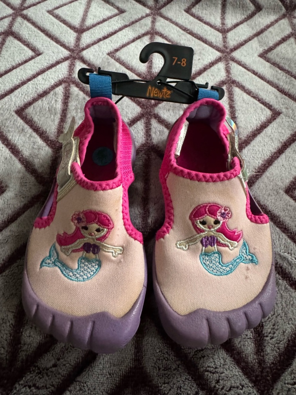 Newtz Mermaid Water Shoes Velcro Pink/Purple Holographic Size 7/8 Toddler Girls